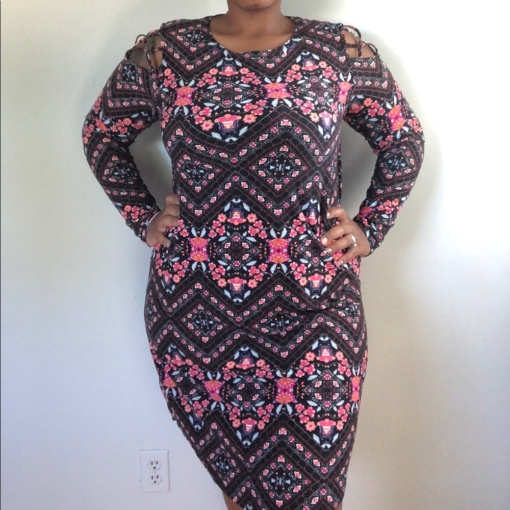 NWOT Women Floral Dress cut out shoulders Size 1X